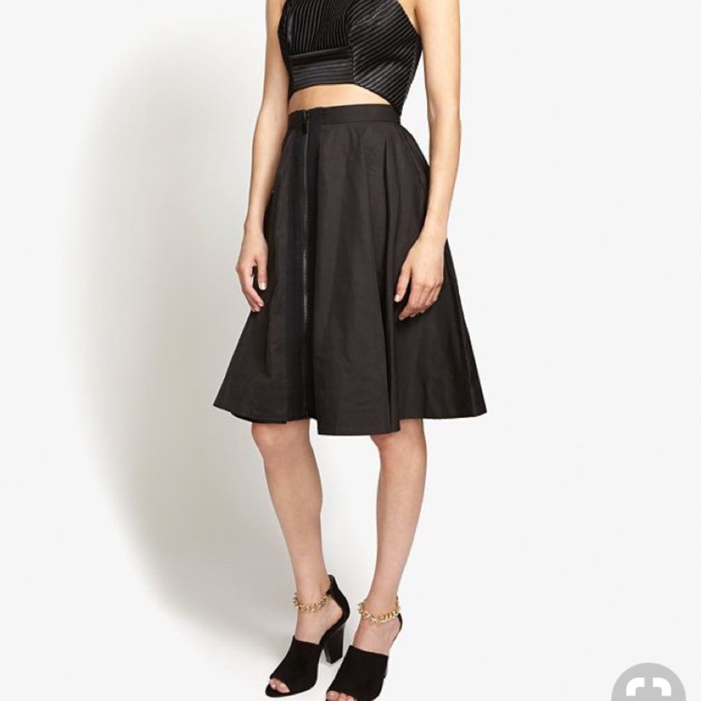 HP🎉 ELIZABETH AND JAMES Belle 2 way zip skirt